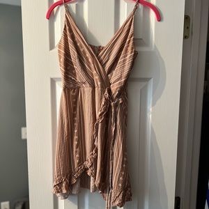 Altar’d State peach colored dress (size S)